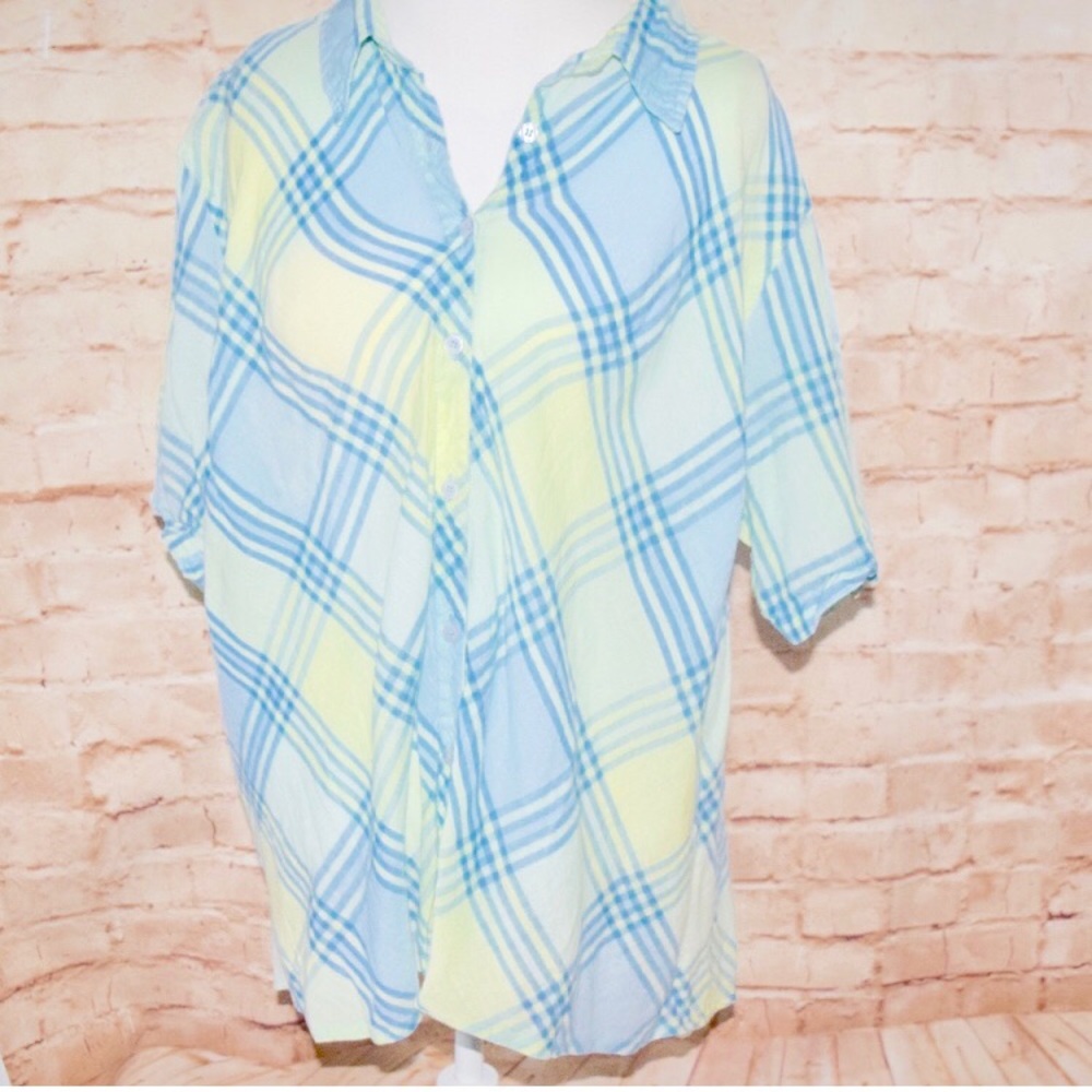 White Stag Short Sleeve Button Down Blouse